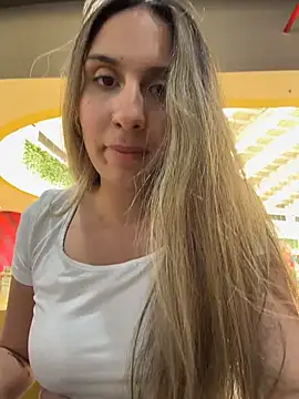 sarah_honey__'s cam snapshot