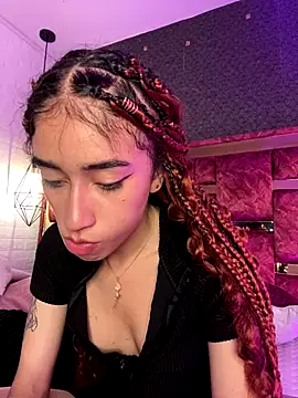 Emma_pinkk18's cam snapshot