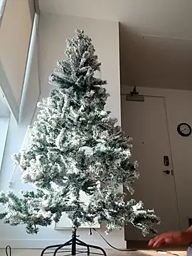 Your_Paris's cam snapshot