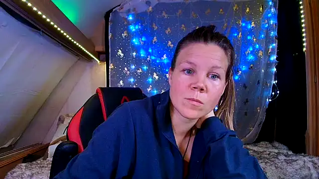 CallMeMaria's cam snapshot