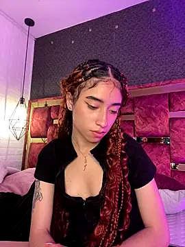 Emma_pinkk18's cam snapshot