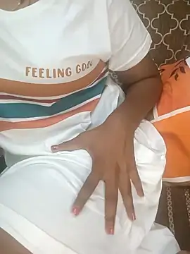 tamil_thaara03's cam snapshot