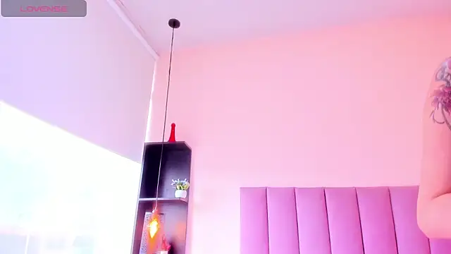 violet_myerrs's cam snapshot