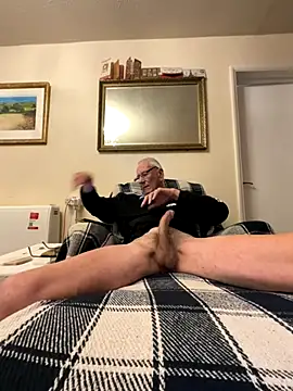 cutaboverest's cam snapshot