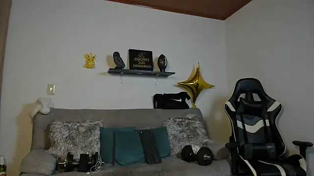 julian_wallace's cam snapshot