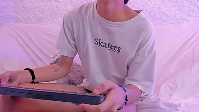 alexandersawyer's cam snapshot