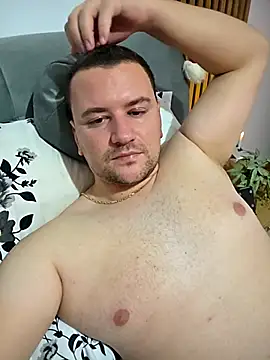 KarlosCarutox live sex cam