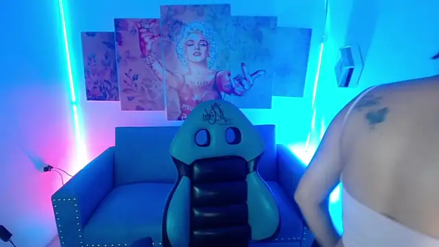 Sofi_hot_4m's cam snapshot