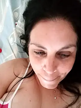 CRUELLAXX live sex cam