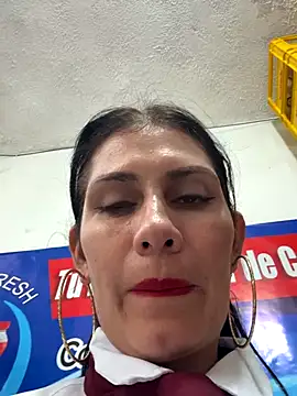 Alysson-- live sex cam