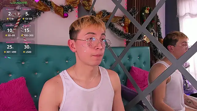 Naughty__Chriss's cam snapshot