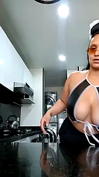 Esmeralda333 live sex cam