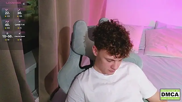 cute_thomas's cam snapshot