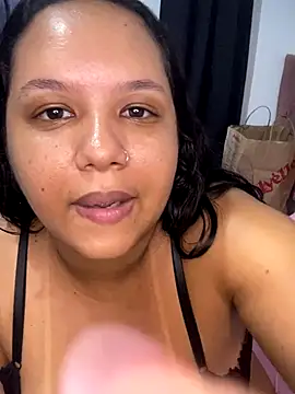 Bigostosa live sex cam