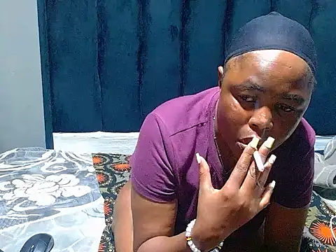 SpicyKitty33's cam snapshot