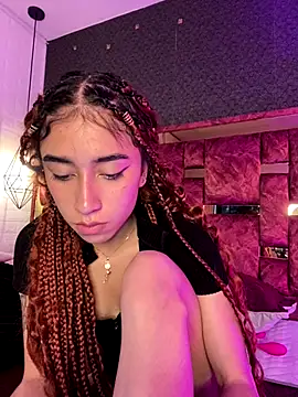 Emma_pinkk18's cam snapshot