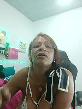 BustyMilf_'s cam snapshot