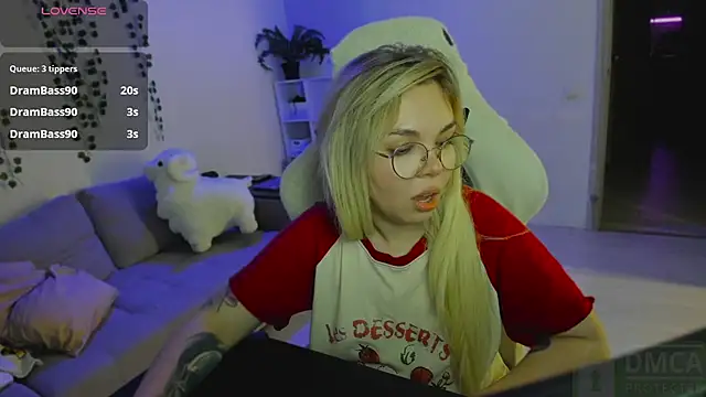 SpecterGirl's cam snapshot