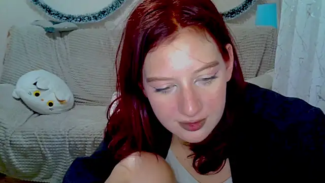 Lily_Ember's cam snapshot