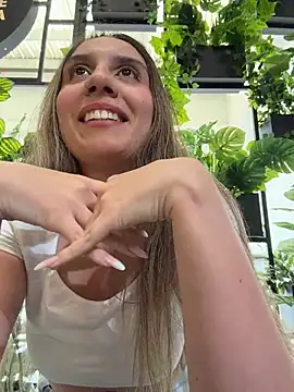 sarah_honey__'s cam snapshot