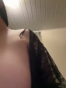 Evelinia's cam snapshot