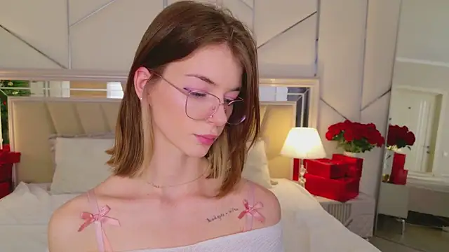 MeganMour's cam snapshot