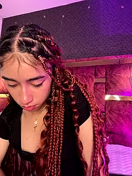 Emma_pinkk18's cam snapshot