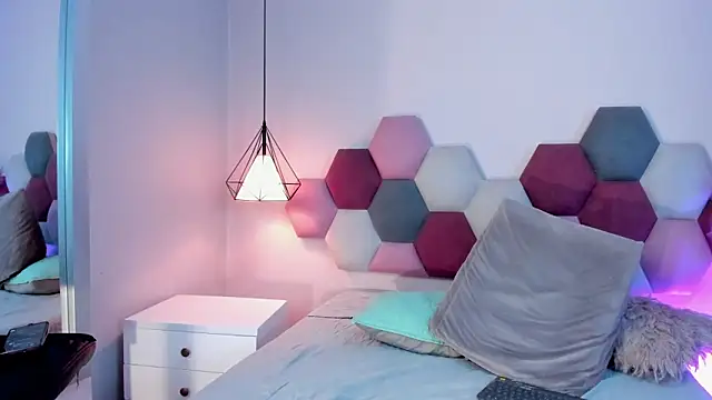 EloiseQuinn's cam snapshot