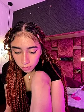 Emma_pinkk18's cam snapshot