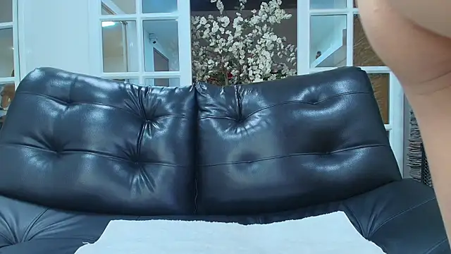 miss_collins's cam snapshot