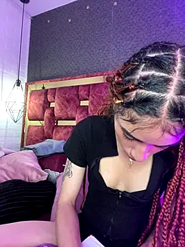 Emma_pinkk18's cam snapshot