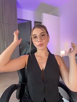 SophieRaily_'s cam snapshot