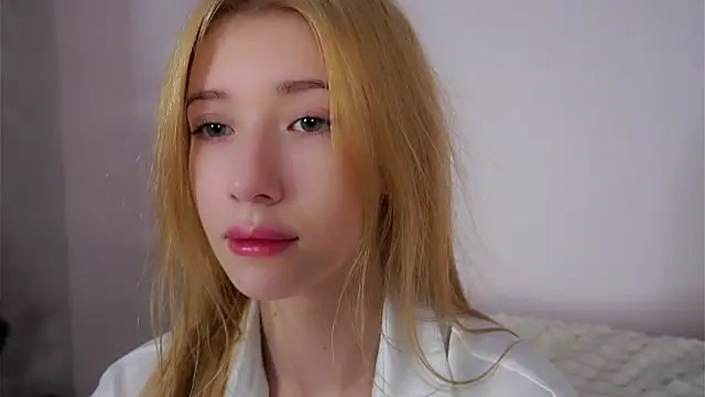 SunnivaCovil's cam snapshot