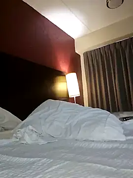 oliviaprettypussy's cam snapshot