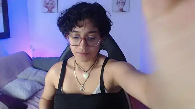 Lili_Gomez_'s cam snapshot