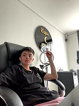 nico_18x live sex cam