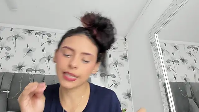 Ehotloveaxxx's cam snapshot