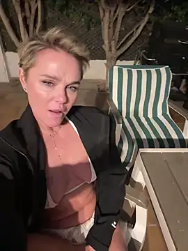 PleasureWeCouple's cam snapshot