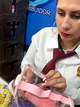 Alysson-- live sex cam