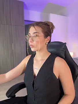 SophieRaily_'s cam snapshot