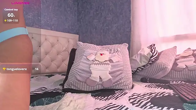 alicee_foox's cam snapshot