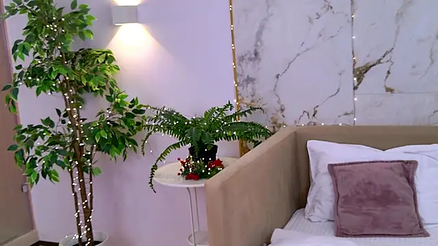 AmadaReine's cam snapshot