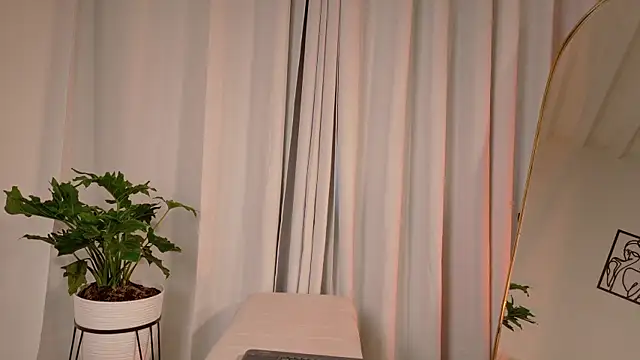 Zara_Nova's cam snapshot