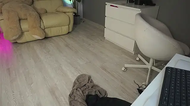 SweetBlondy35's cam snapshot