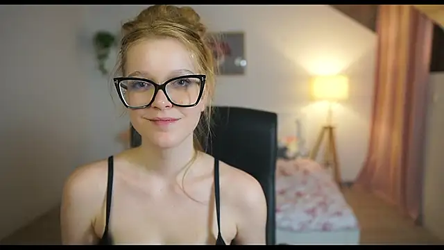 lisa_mccoy_'s cam snapshot