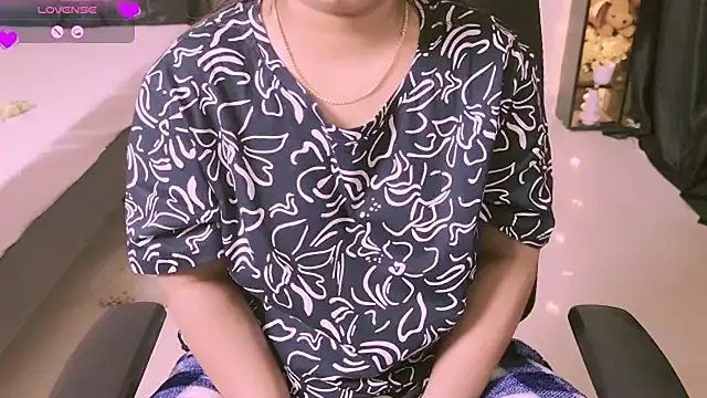 Khaleesiiii's cam snapshot