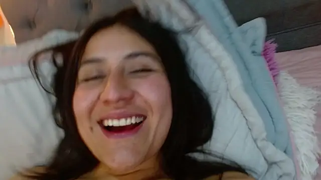 mia_aira live sex cam