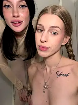 kira_mia live sex cam