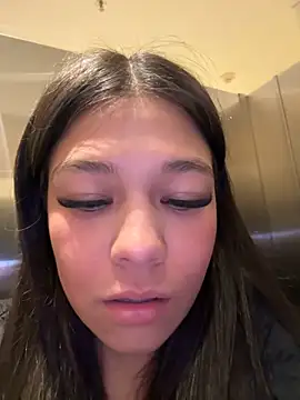 Alyshanon18 live sex cam