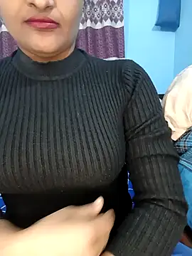 RomanticCouple432's cam snapshot